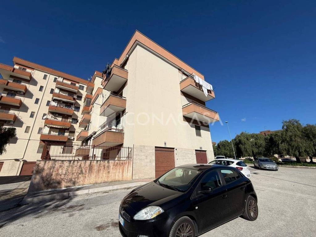 Appartamento a Manfredonia in Piazza delle Rose, 16 - Foto 3