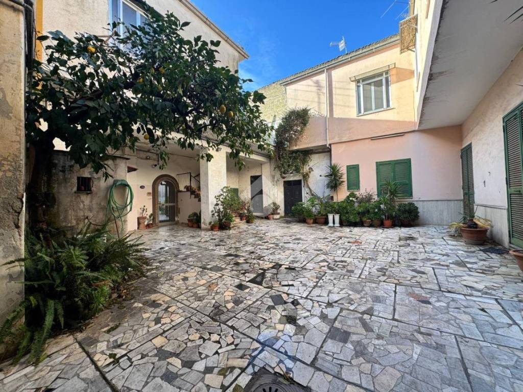 Appartamento a Lusciano in Via Costanzo, 14 - Foto 2
