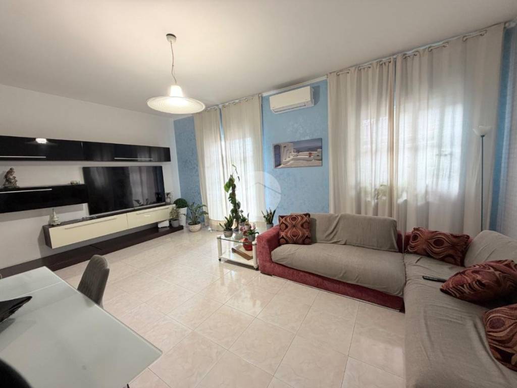 Villa a Mugnano di napoli in VIA LUCA GIORDANO, 42 - Foto 3