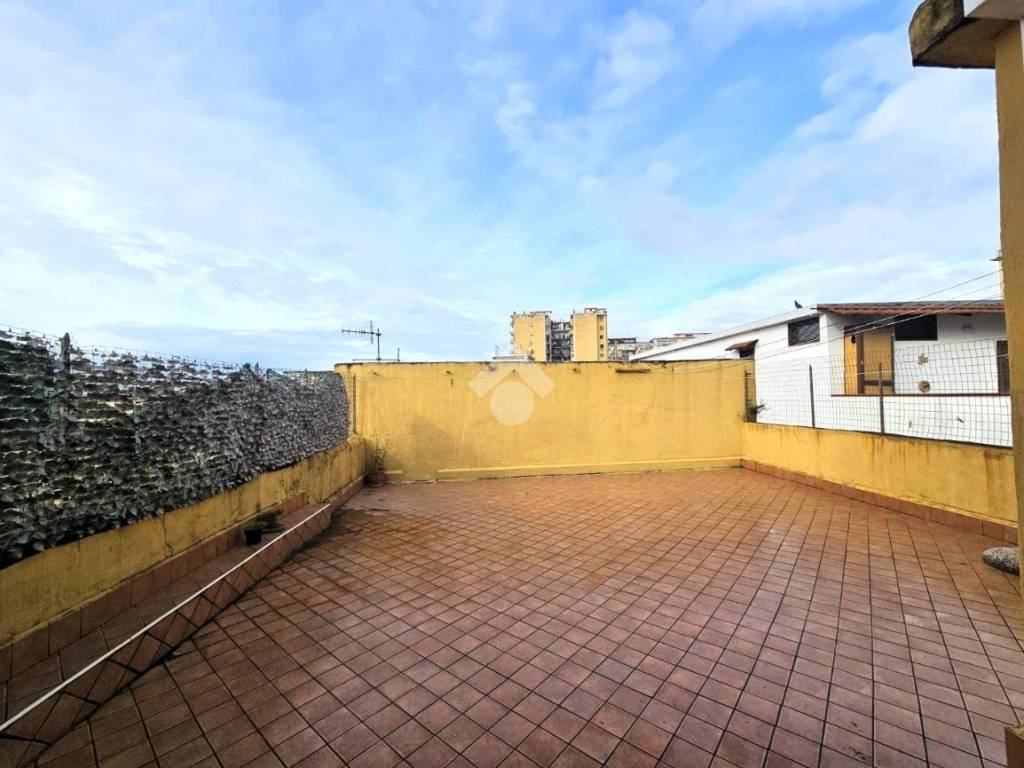 Appartamento a Torre annunziata in Piazza Ernesto Cesaro, 40 - Foto 2