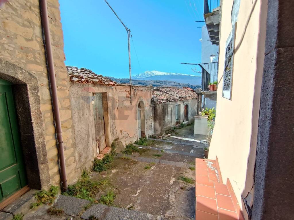 Casa indipendente a Castiglione di sicilia in via Cesare Battisti, 13 - Foto 2