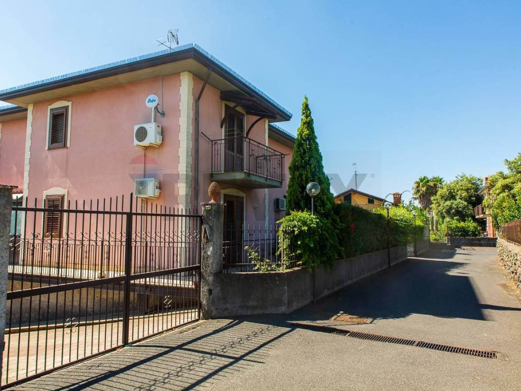 Villa a Trecastagni in via Archimede, 13 - Foto 2