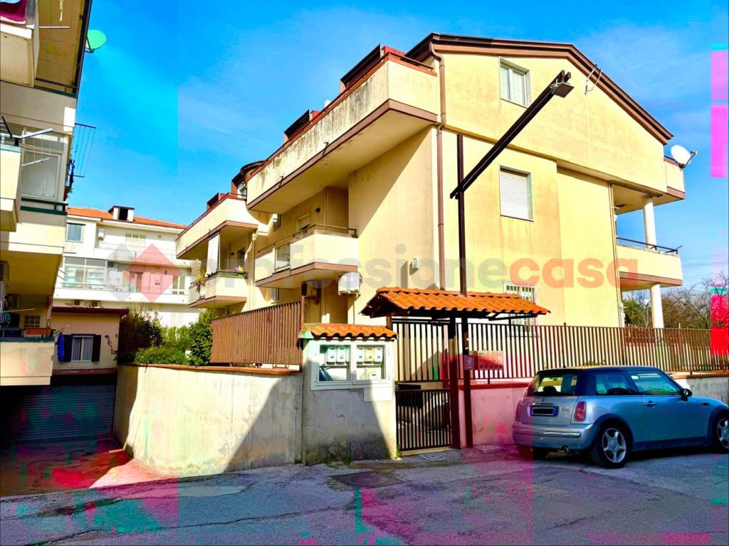 Appartamento a Acerra in Via Gianturco, 45 - Foto 2
