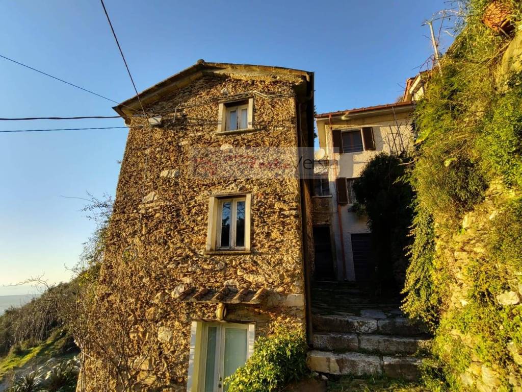 Casa indipendente a Pietrasanta in Via vitoio, 20 - Foto 2