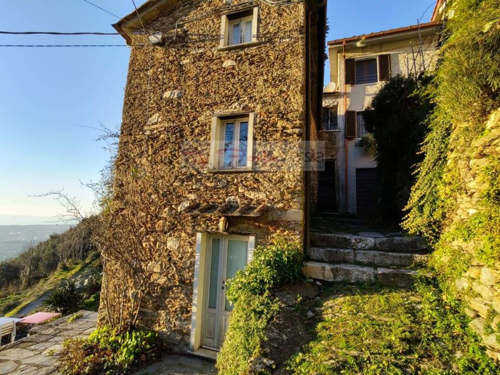 Casa indipendente a Pietrasanta in Via vitoio, 20 - Foto 3