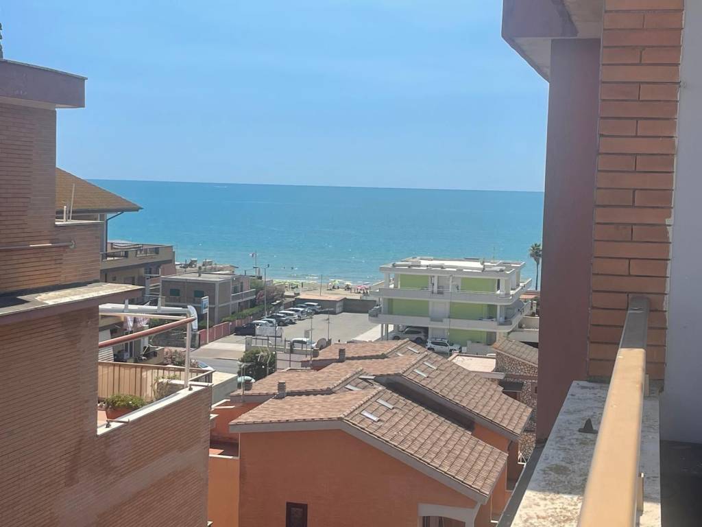 Attico / mansarda a Pomezia in Via Olanda - Foto 3