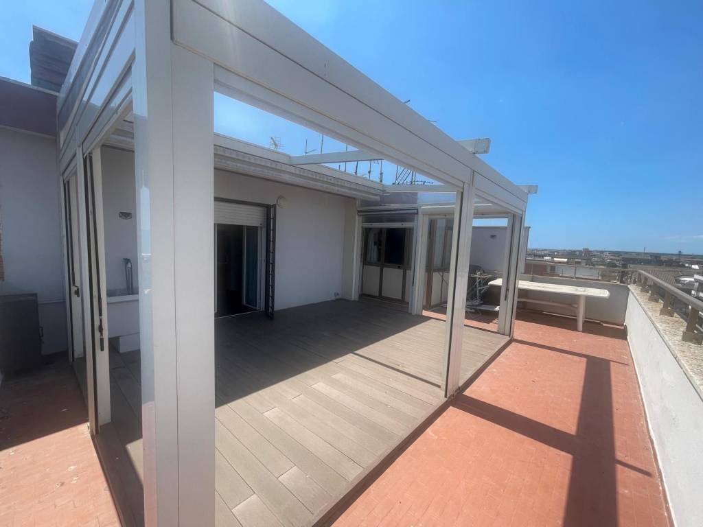 Attico / mansarda a Pomezia in Via Olanda - Foto 5