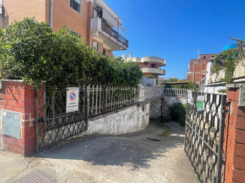 Box / garage a Pomezia in rumenia - Foto 2