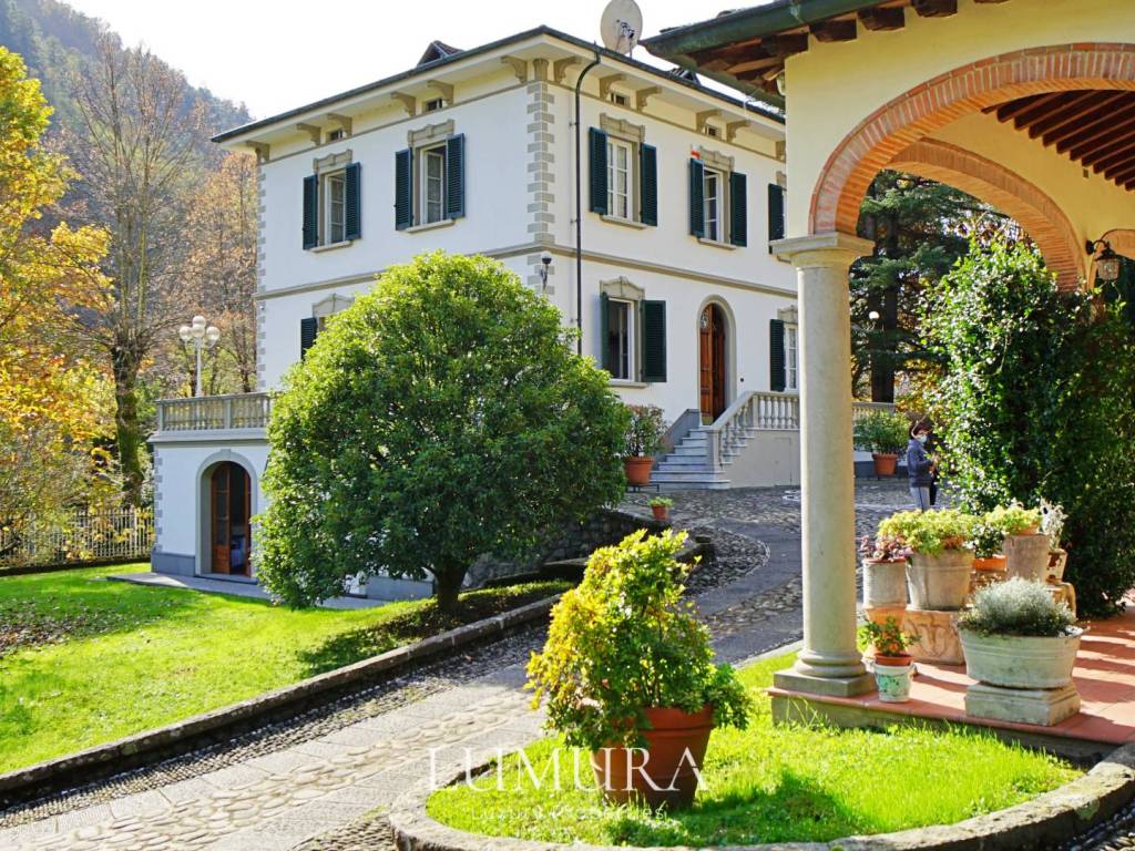 Villa a Bagni di lucca in Via Contessa Casalini - Foto 2