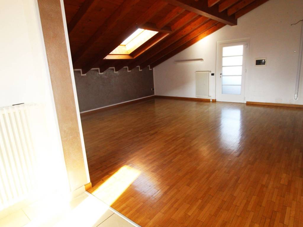 Appartamento a Gorla maggiore in Via Roma, 11 - Foto 2
