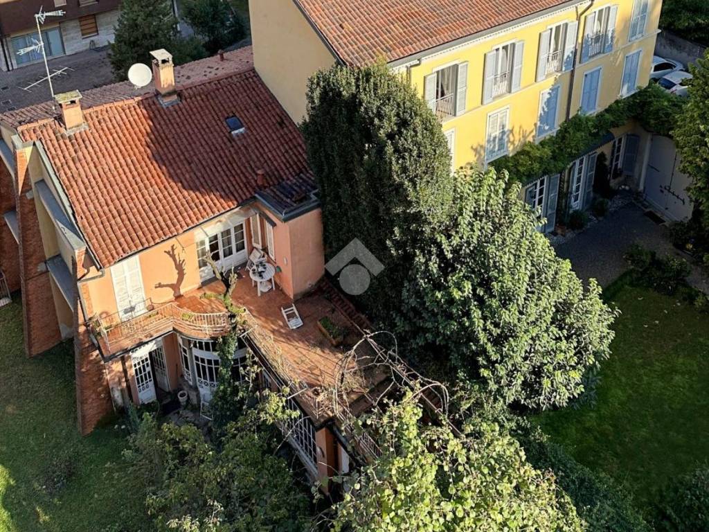 Appartamento a Carate brianza in Via Cesana Claudio, 28 - Foto 2