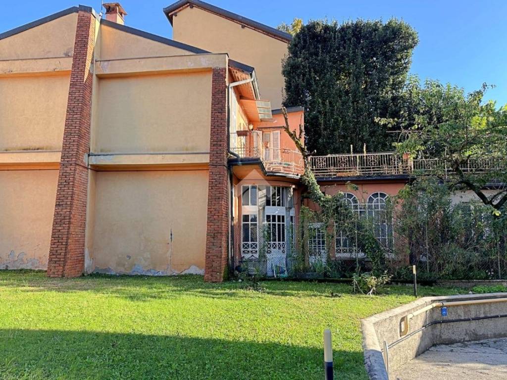 Appartamento a Carate brianza in Via Cesana Claudio, 28 - Foto 4