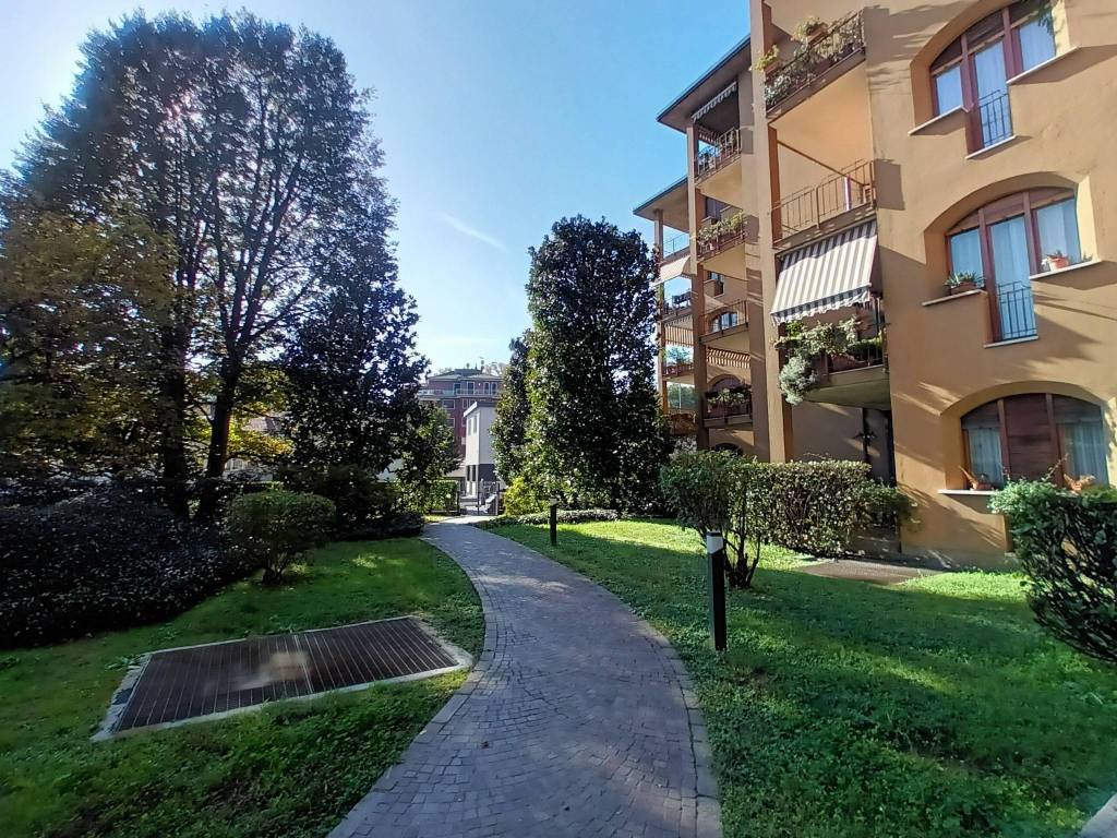 Appartamento a Varese in Via Francesco Crispi, 18 - Foto 2