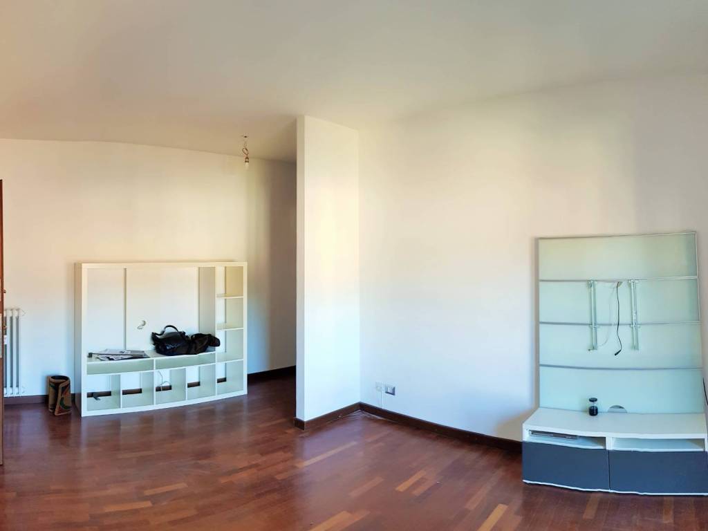Appartamento a Arona in Via Vittorio Veneto, 8 - Foto 2