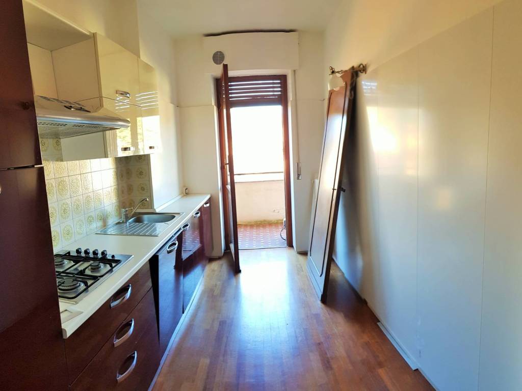 Appartamento a Arona in Via Vittorio Veneto, 8 - Foto 3