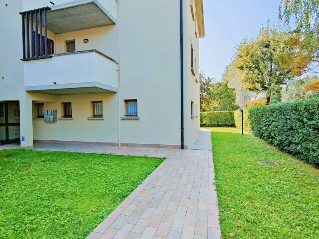 Appartamento a Reggio emilia in Via Ugo La Malfa - Foto 4
