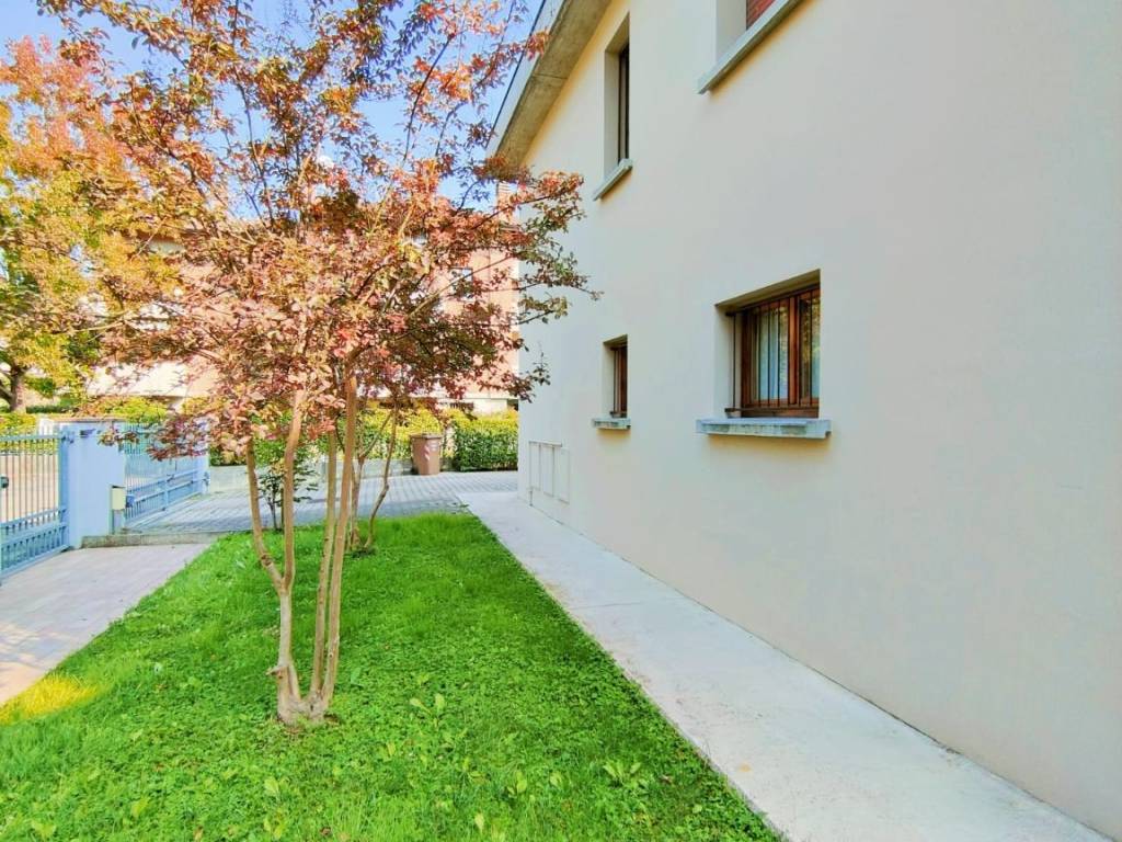 Appartamento a Reggio emilia in Via Ugo La Malfa - Foto 5