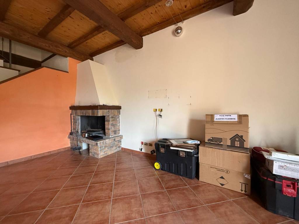 Appartamento a Castelnuovo di porto in Via Monte Cucco - Foto 2