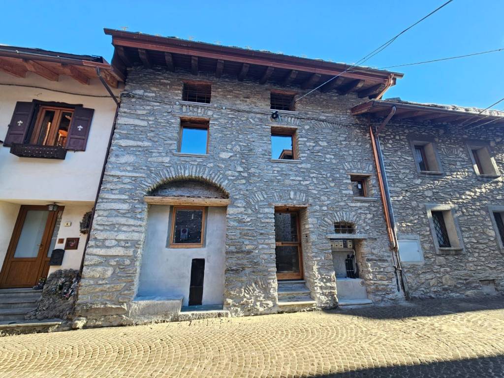 Appartamento a Courmayeur in Via della Vittoria, 5 - Foto 2