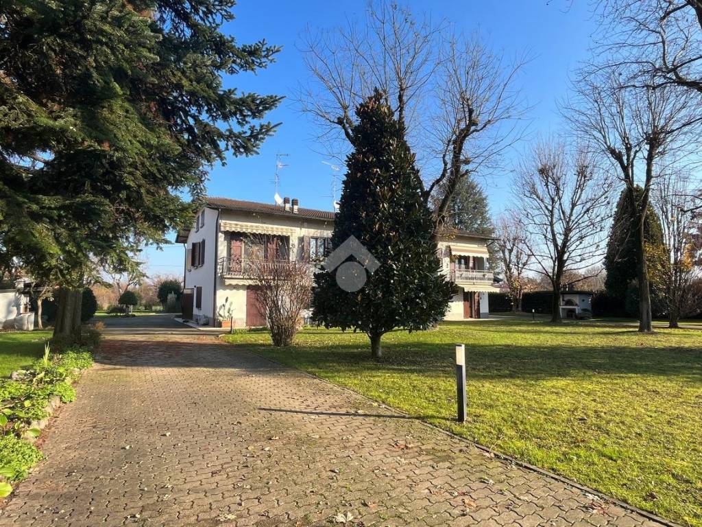 Villa a Cavriago in Via Della Repubblica, 41 - Foto 2