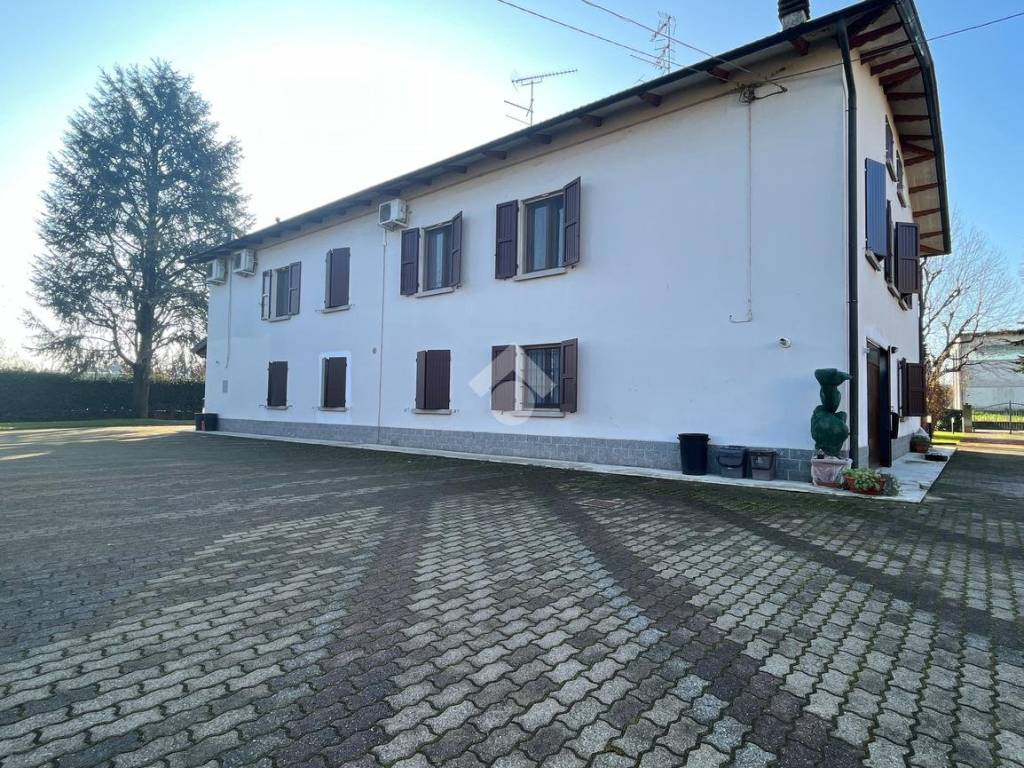 Villa a Cavriago in Via Della Repubblica, 41 - Foto 4