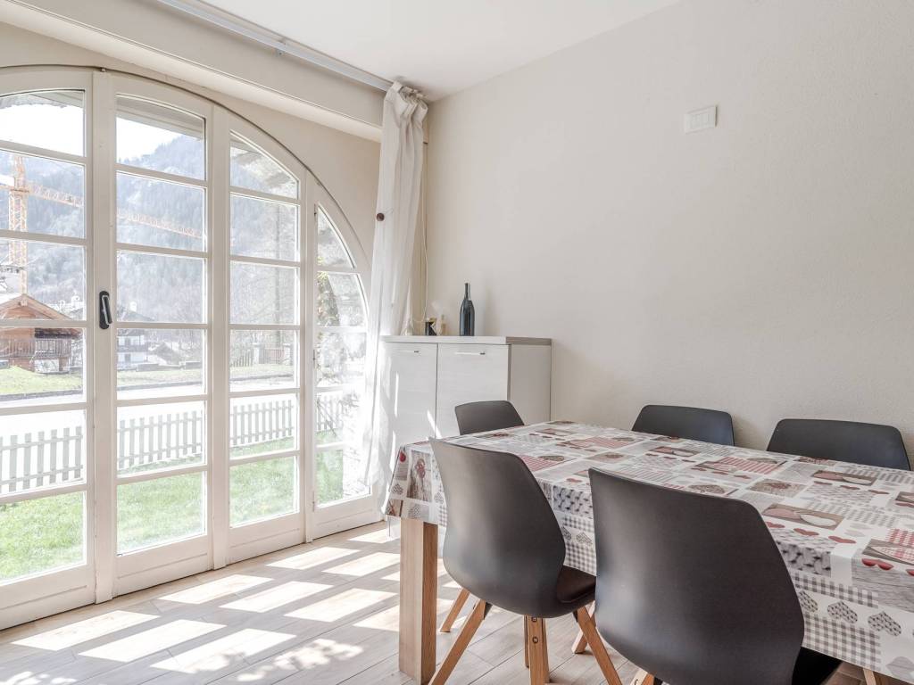 Appartamento a Courmayeur in Viale Monte Bianco, 45 - Foto 4