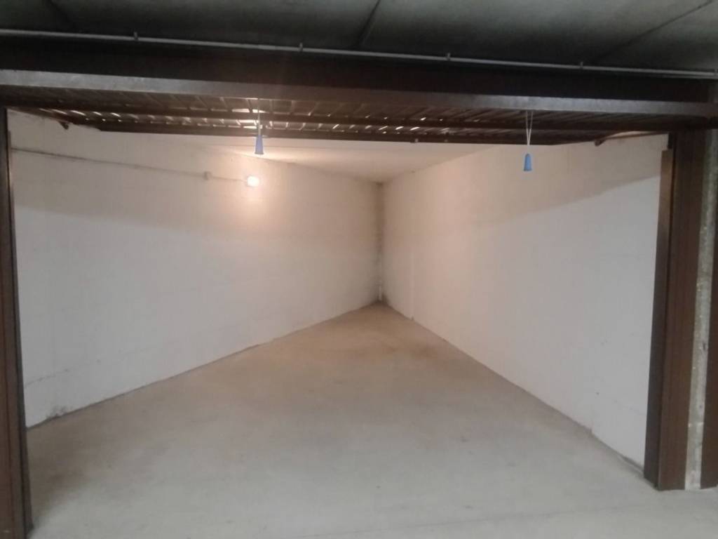 Box / garage a San giuliano milanese in Via Fedor Dostoevskij, 2 - Foto 1