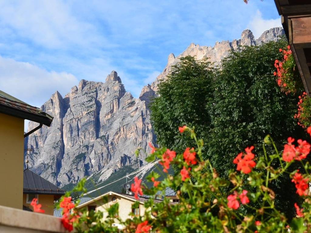 Appartamento a Cortina d'ampezzo in Via Roma - Foto 2