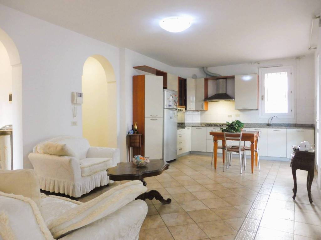 Appartamento a Empoli in Via Jacopo Carrucci, 96 - Foto 2