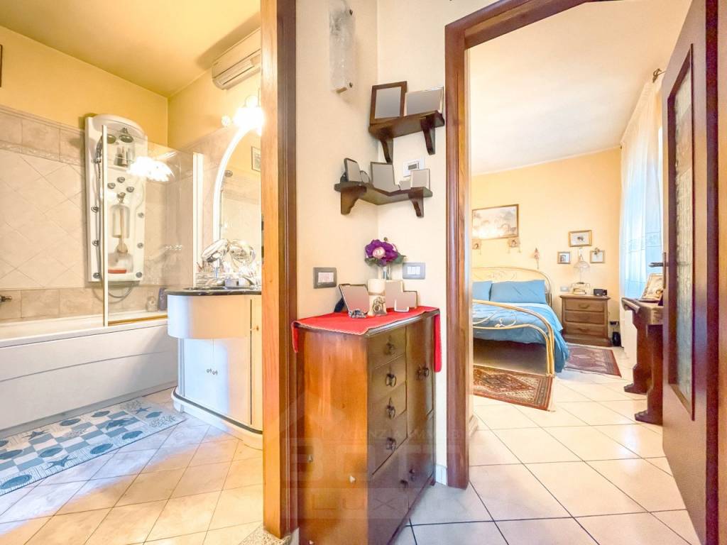 Appartamento a Invorio in piazza Manzetti 23 - Foto 5