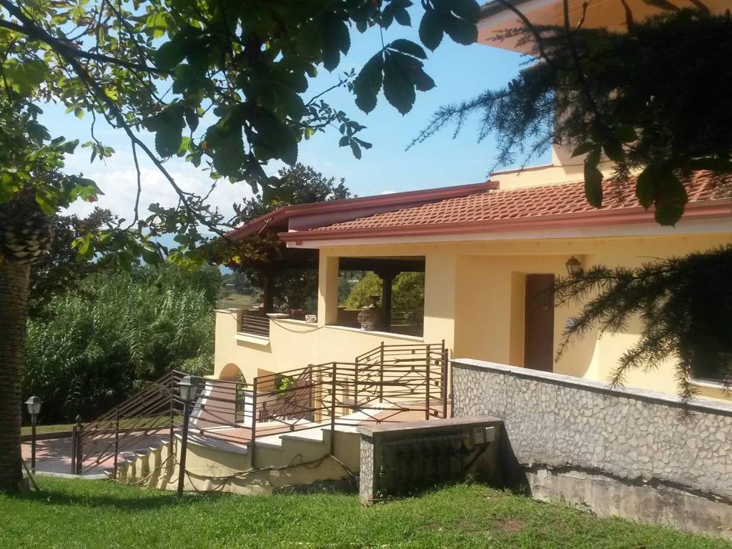 Villa a Cervaro in Via Santa Maria di Trocchio - Foto 2