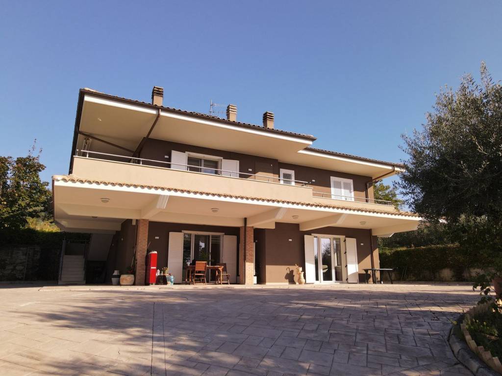 Villa a Loreto aprutino in Contrada Paterno - Foto 3