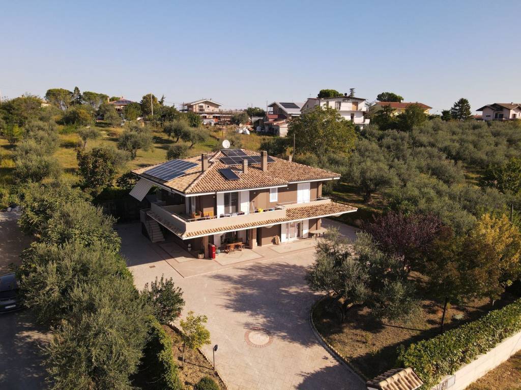 Villa a Loreto aprutino in Contrada Paterno - Foto 4