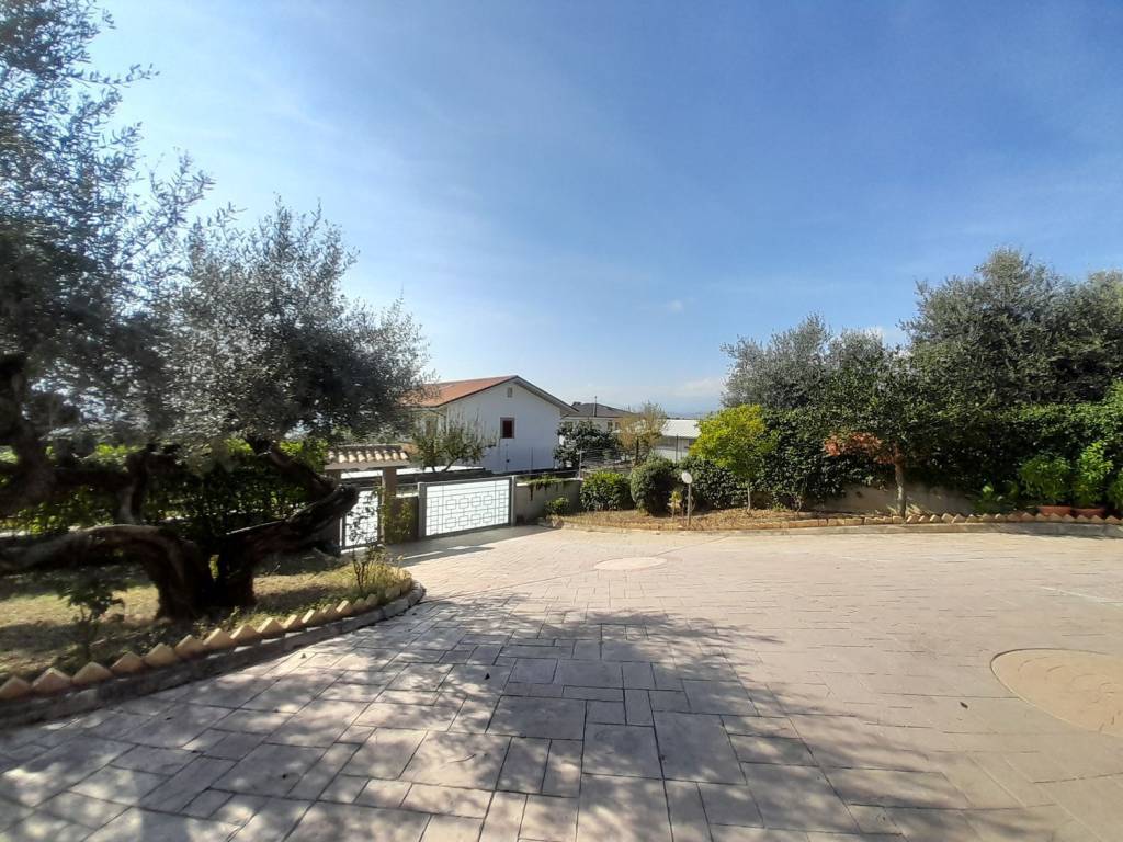 Villa a Loreto aprutino in Contrada Paterno - Foto 5