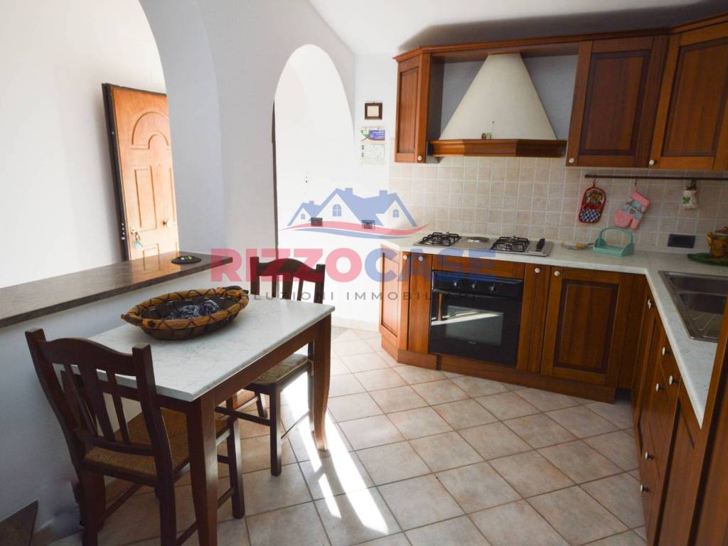 Villa a Crucoli in C.da Piano di Mazza - Foto 3