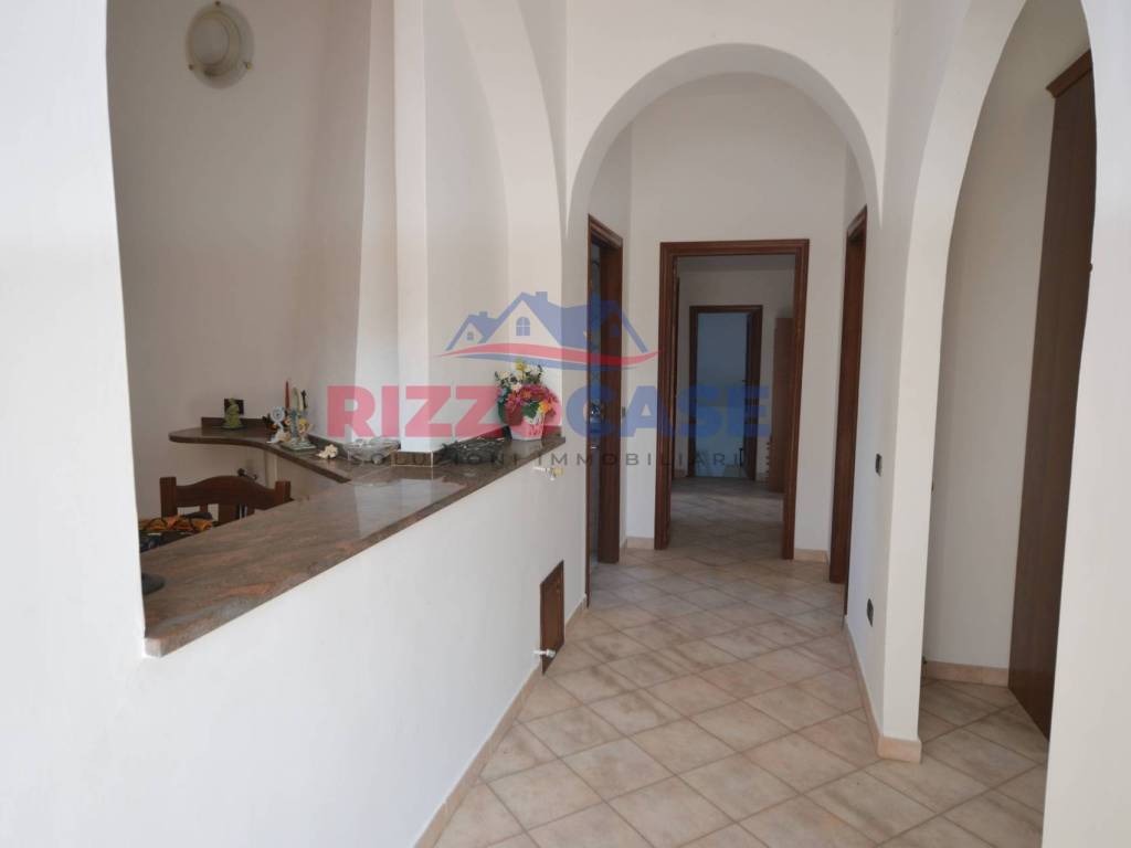 Villa a Crucoli in C.da Piano di Mazza - Foto 5