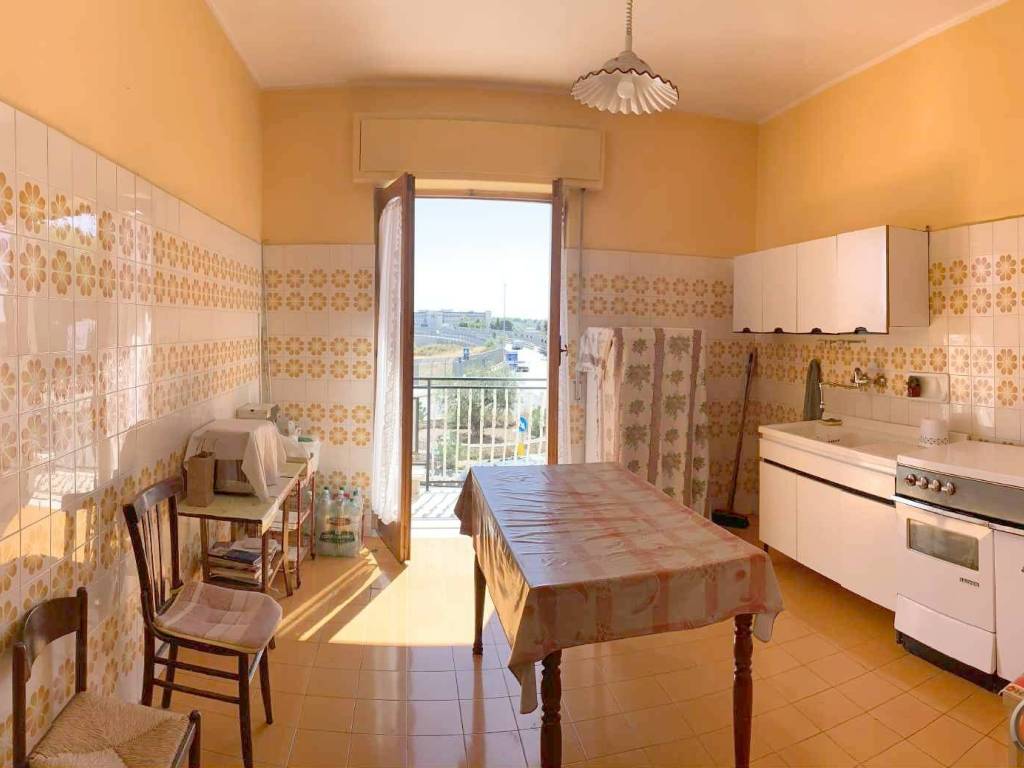 Palazzo / stabile a Corato - Foto 4