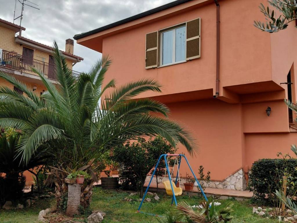 Appartamento a Guidonia montecelio in Via Carlo Pisacane, 2 - Foto 2