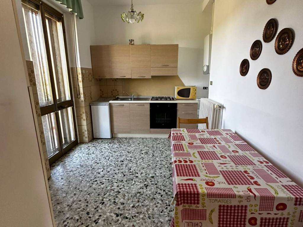 Appartamento a Alice castello in Via Michelangelo, 8 - Foto 5