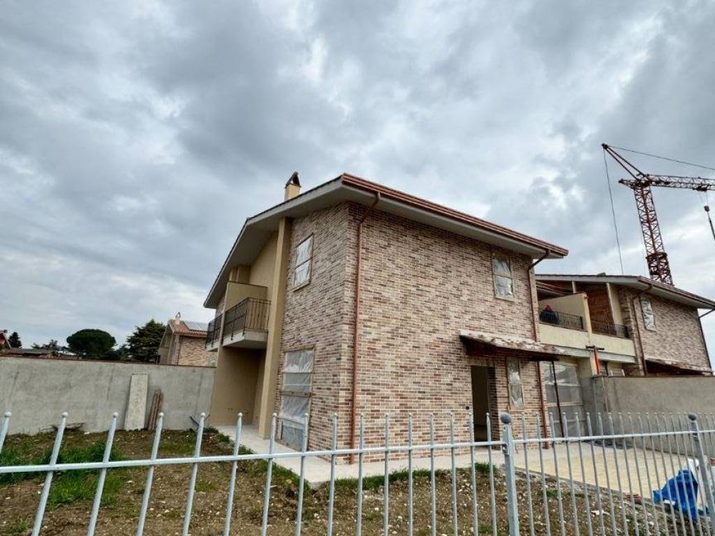 Casa indipendente a Perugia in Via Loredana - Foto 3