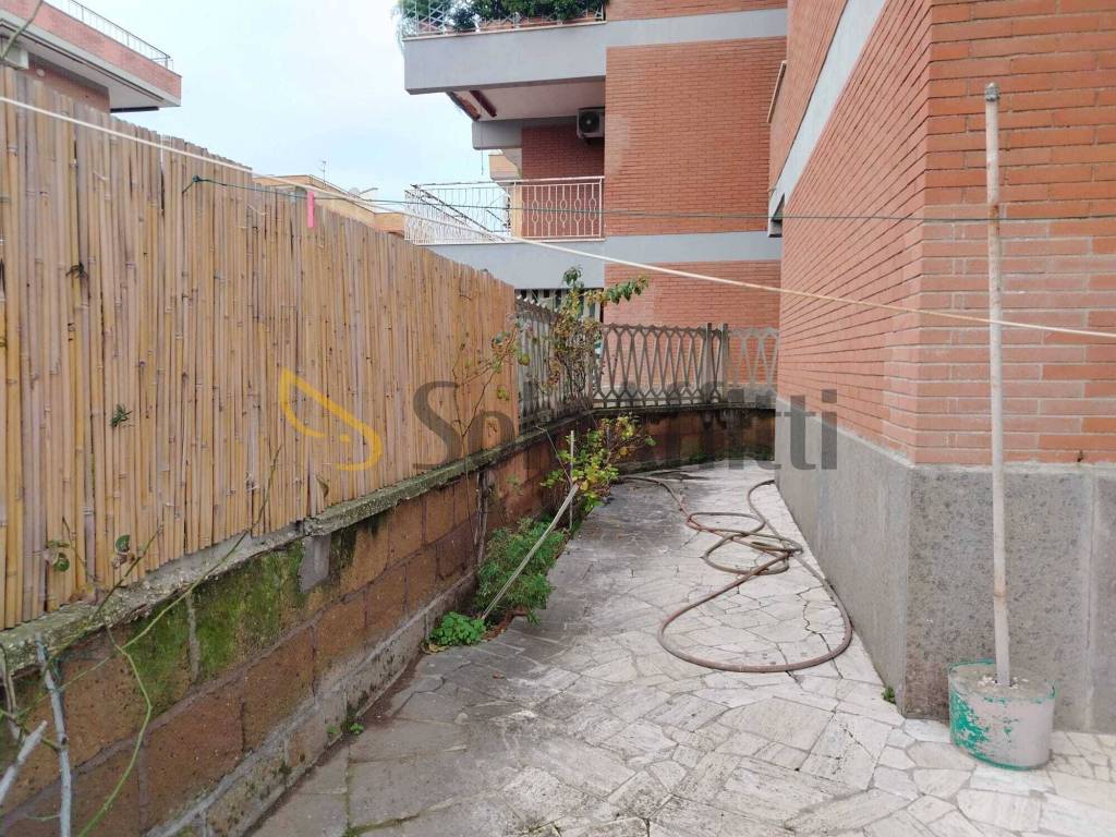 Appartamento a Pomezia in Via Polonia, 80 - Foto 4