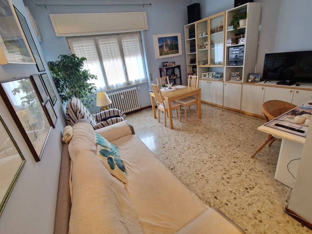 Appartamento a Cesano boscone in Via 25 Aprile, 10 - Foto 2