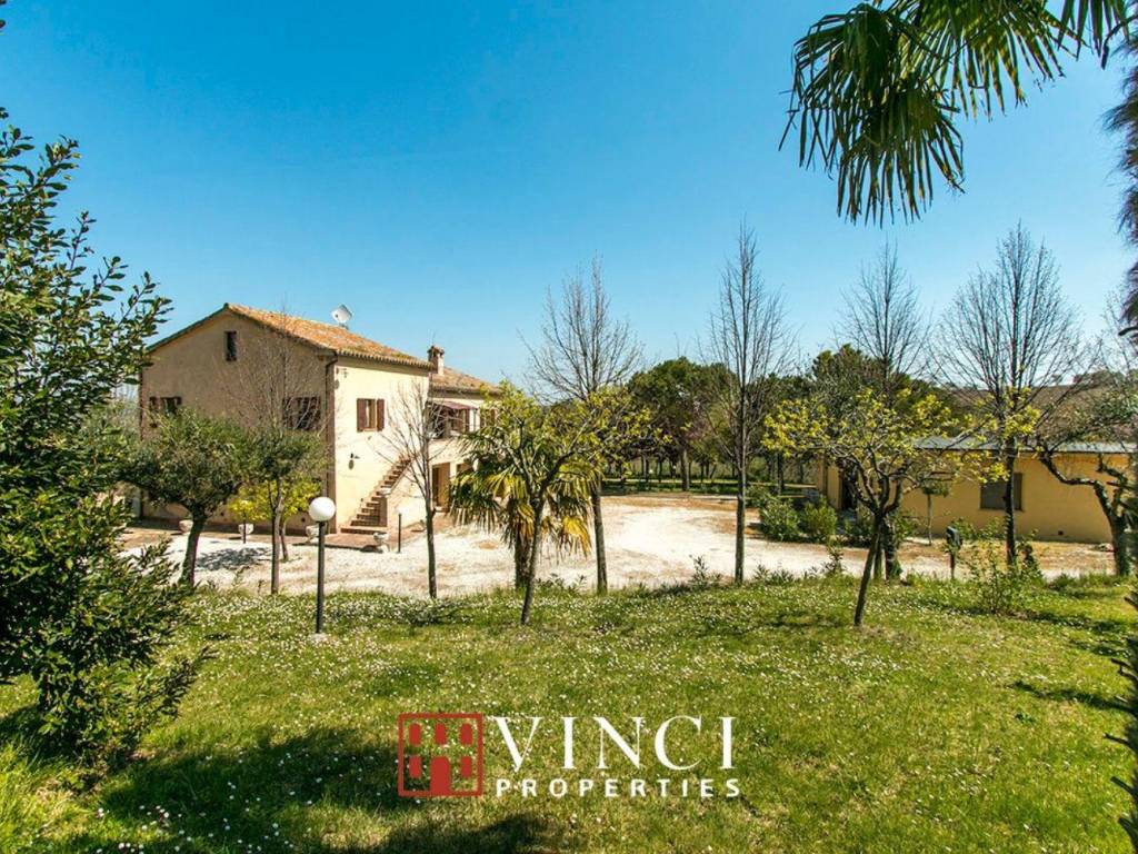 Rustico / casale a Camporotondo di fiastrone - Foto 2