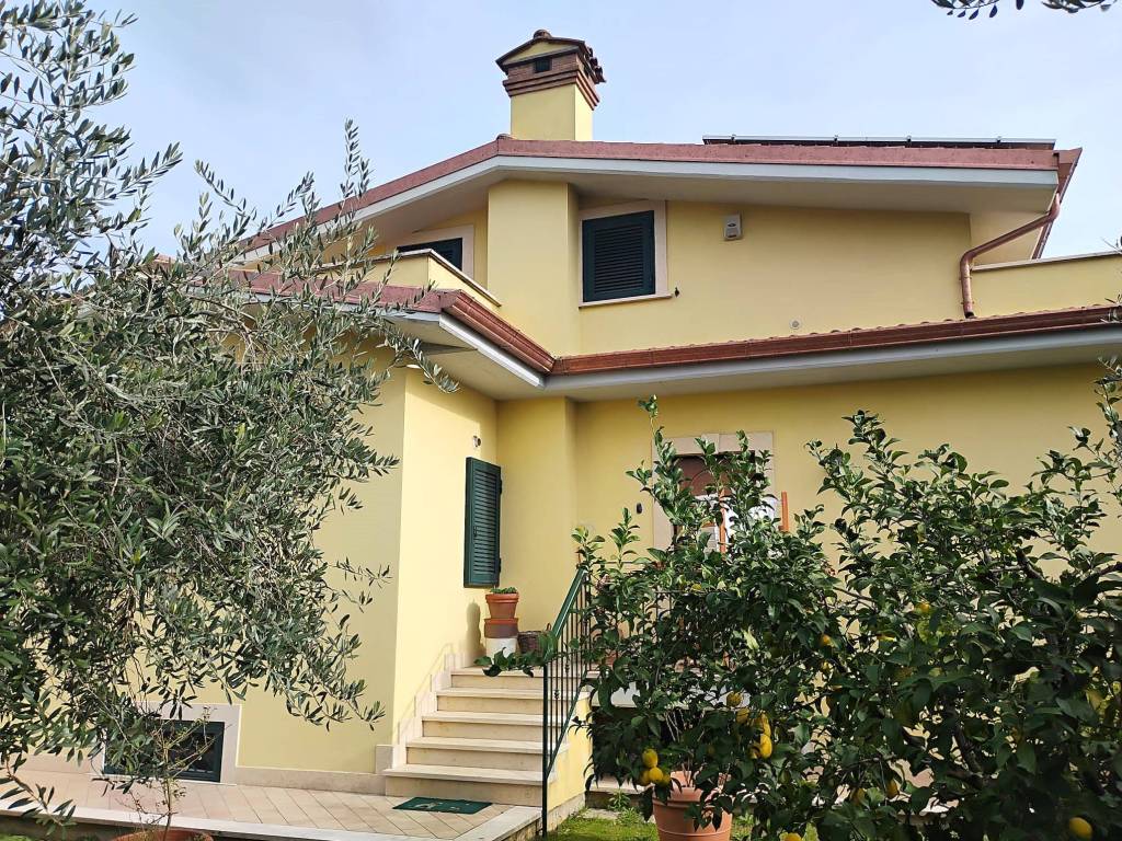 Villa a Velletri in Via Vecchia di Napoli - Foto 2