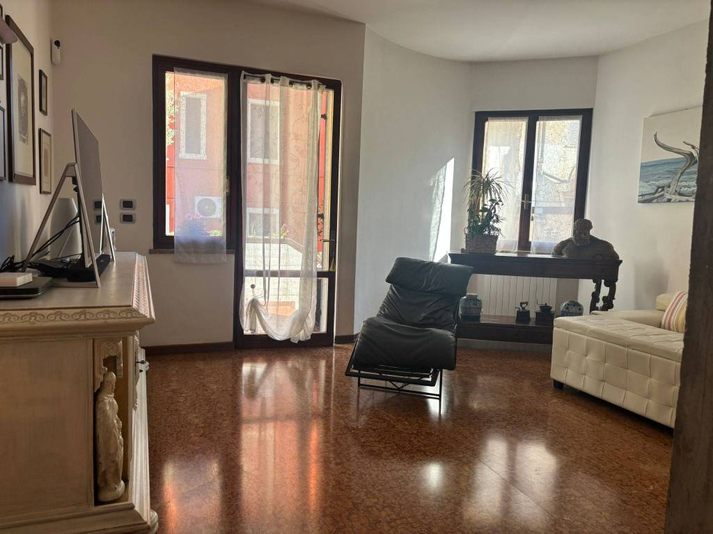 Appartamento a Verona in Via Tombetta, 92 - Foto 2