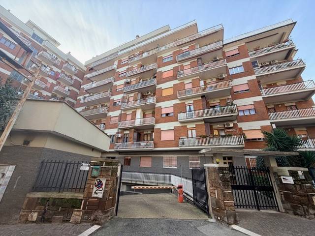 Appartamento a Pomezia in Via Metastasio - Foto 2