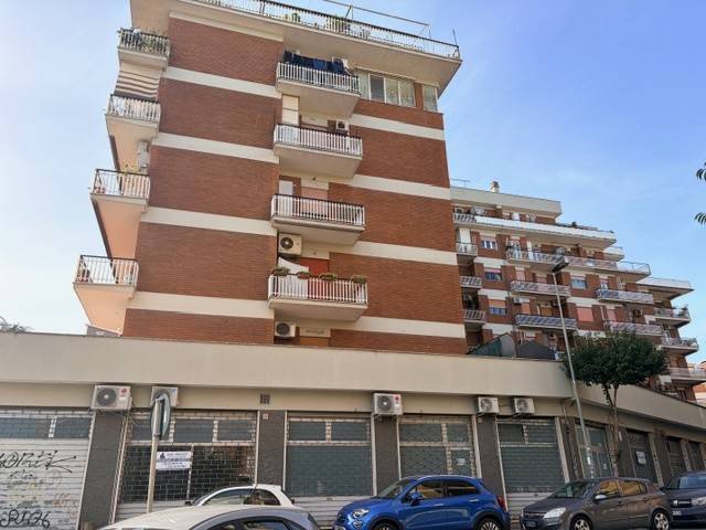 Appartamento a Pomezia in Via Metastasio - Foto 3