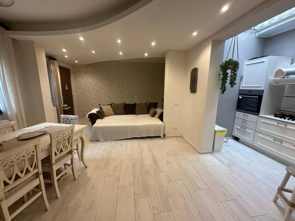 Appartamento a Bari in Via Luca De Samuele-Cagnazzi - Foto 3