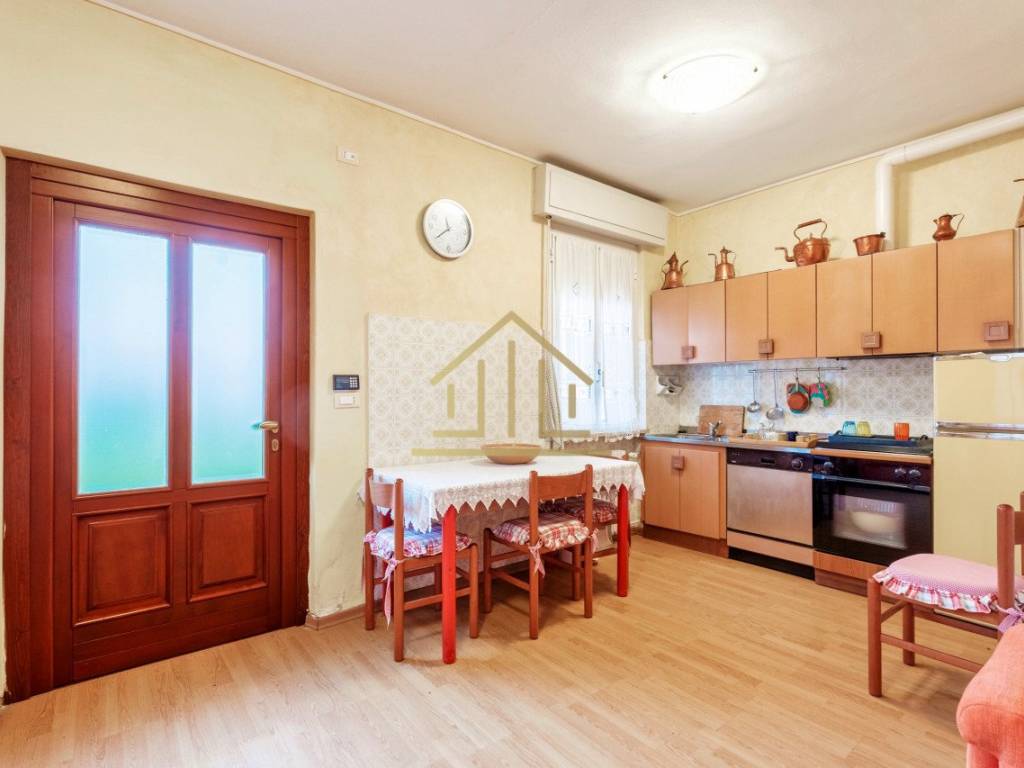 Villa a Castiglione delle stiviere in Via Don Luigi Barzizza 54 - Foto 5