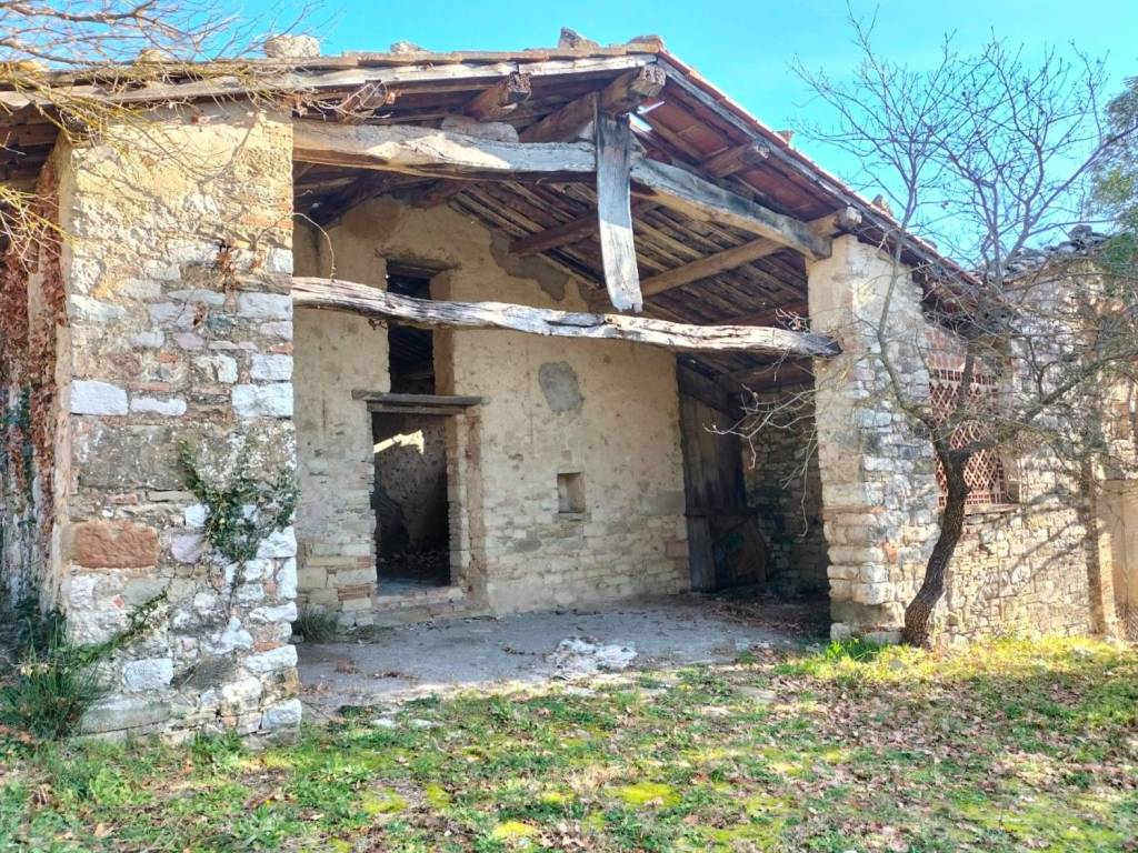 Rustico / casale a Perugia in Strada San Giuliano Palazzetto - Foto 5